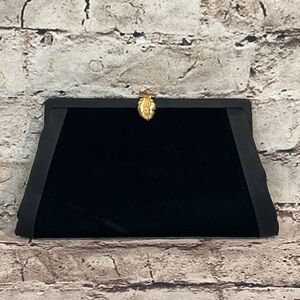 HL USA vintage 1960s black gold leaf velvet clutch with coin purse